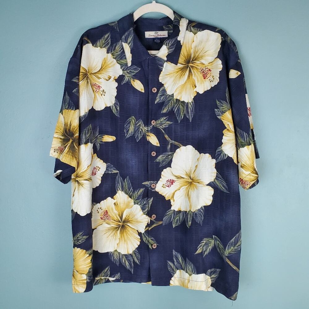 Tommy Bahama Silk Floral Hawaiian Short Sleeve Button Down Shirt Size Large